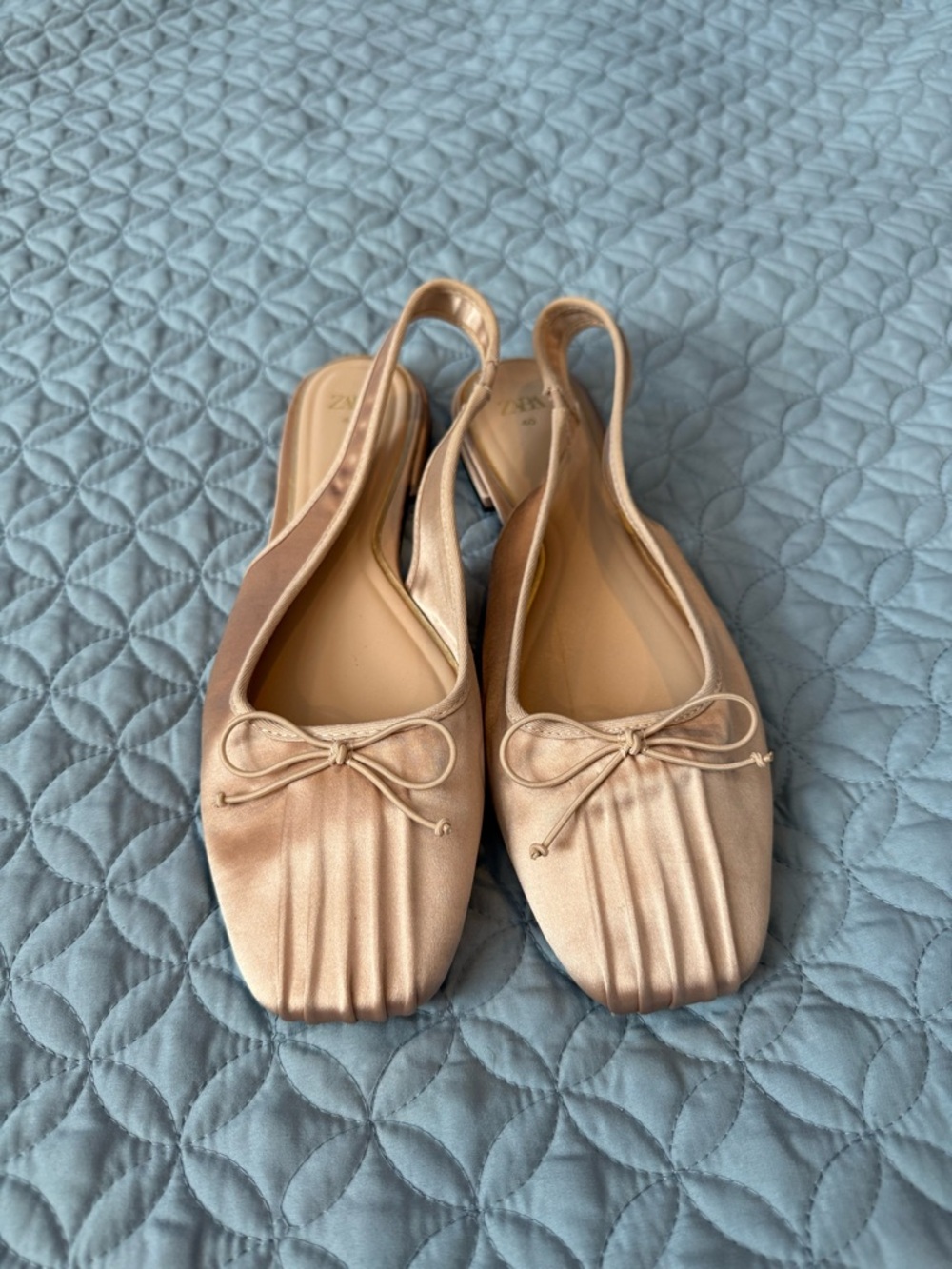 Zara Women's Cream Flats with Bow Detail